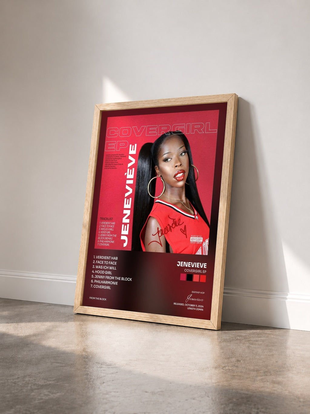 #bois Tableau de l'album COVERGIRL EP de Jenevieve vu de trois quarts, cadre en bois brut