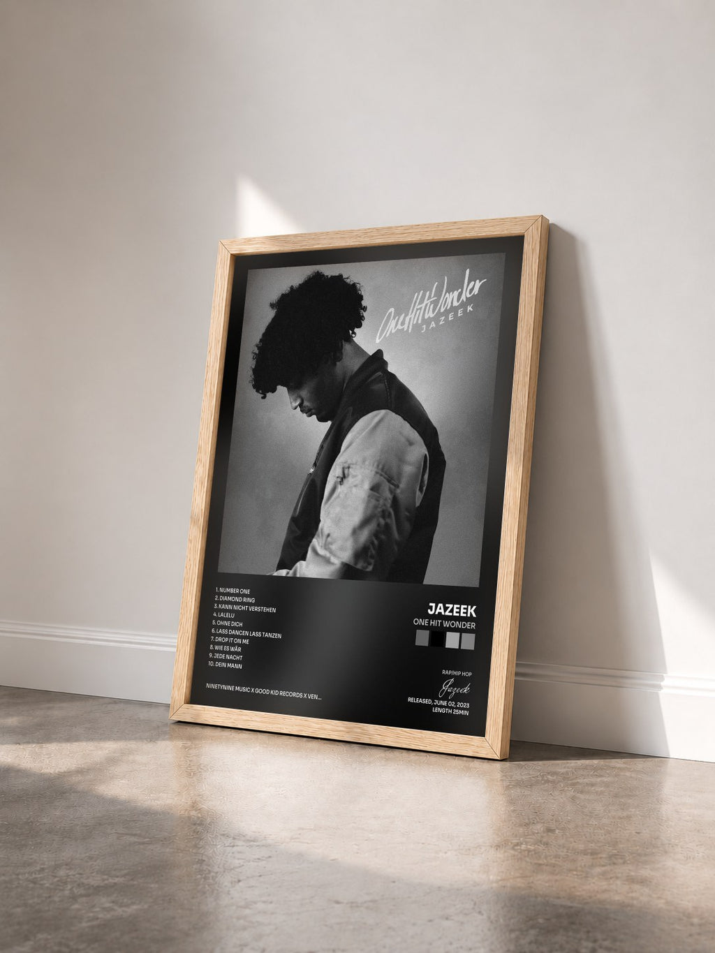 #bois Tableau de l'album One Hit Wonder de Jazeek vu de trois quarts, cadre en bois brut