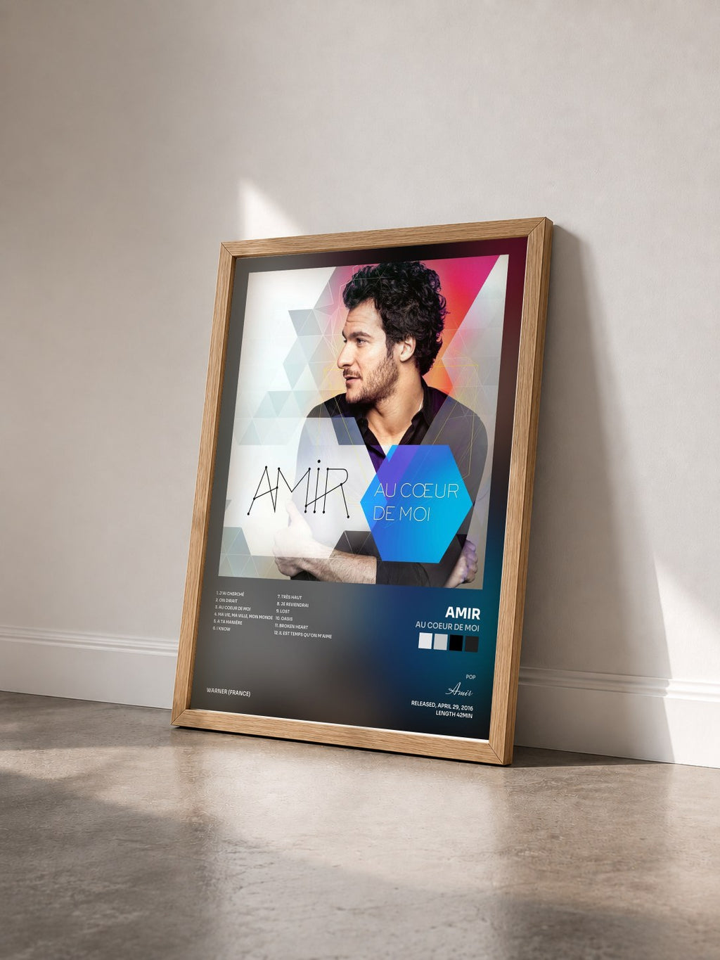 #bois Tableau de l'album Au coeur de moi de Amir vu de trois quarts, cadre en bois brut