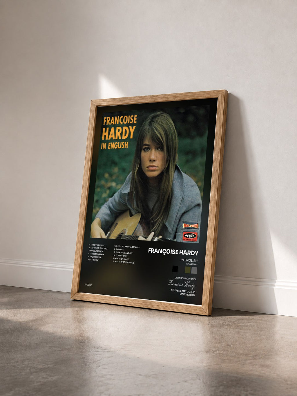 #bois Tableau de l'album In English (Remastered) de Françoise Hardy vu de trois quarts, cadre en bois brut