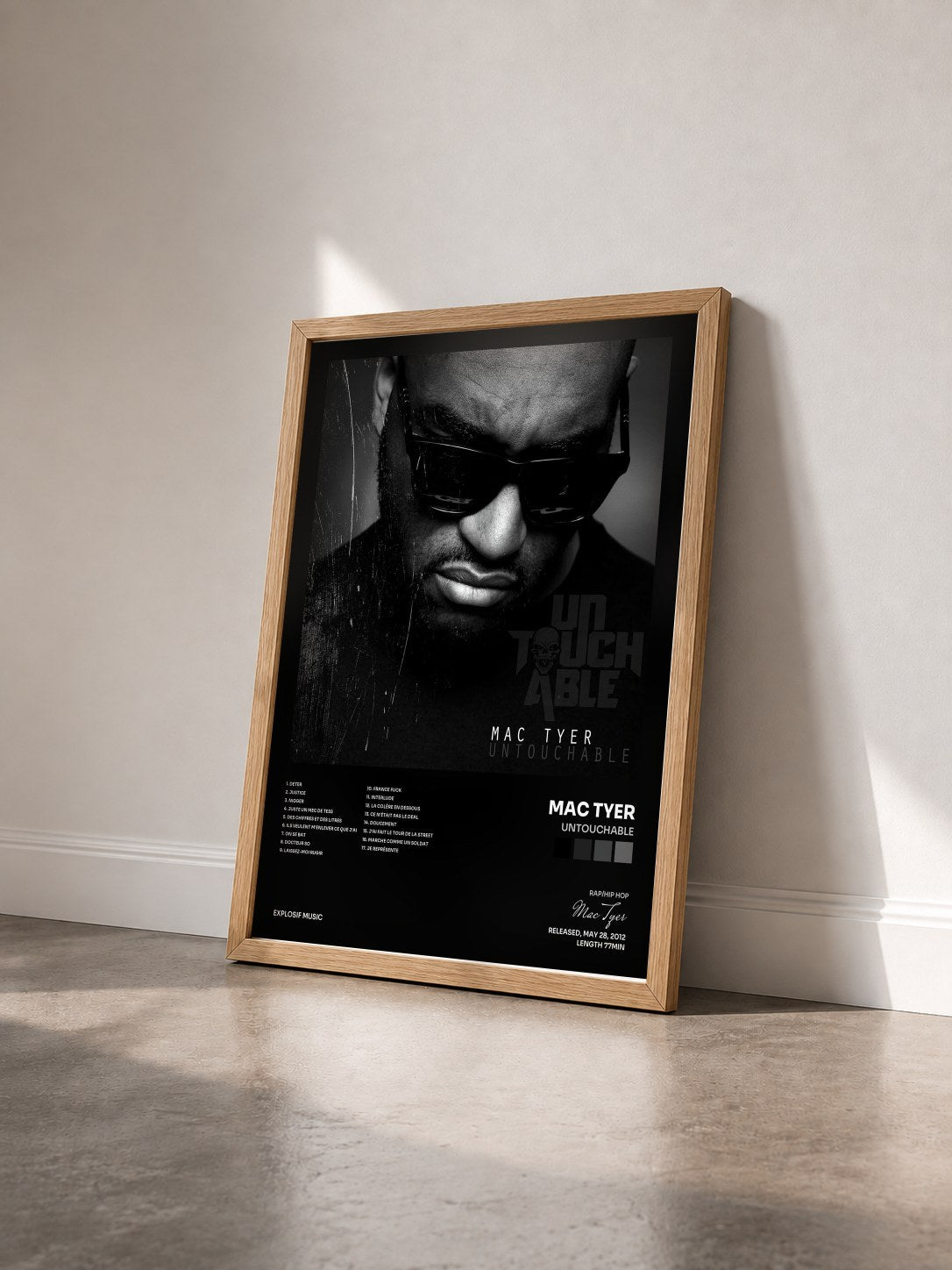 #bois Tableau de l'album Untouchable de Mac Tyer vu de trois quarts, cadre en bois brut