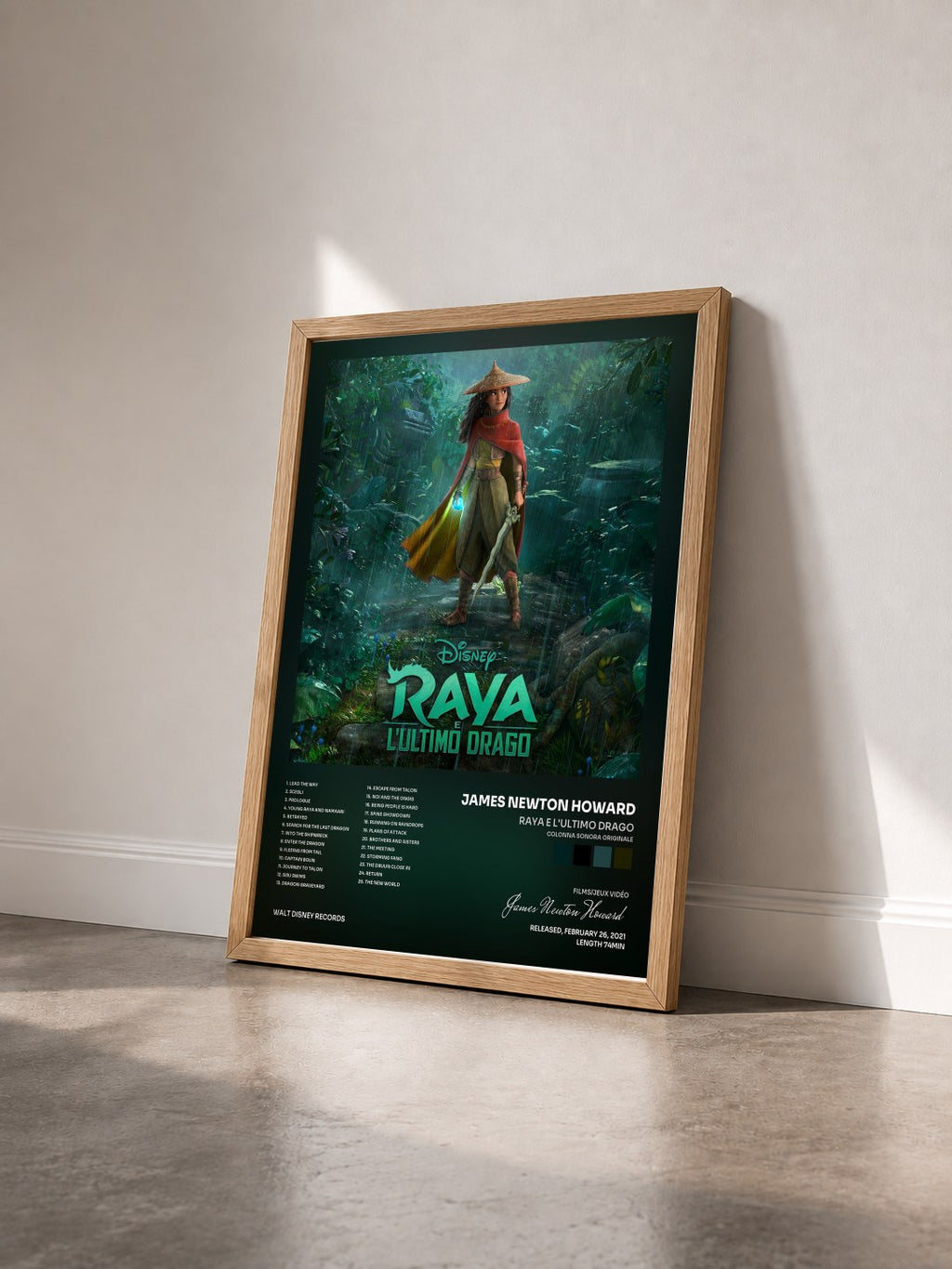 #bois Tableau de l'album Raya e l'Ultimo Drago (Colonna Sonora Originale) de James Newton Howard vu de trois quarts, cadre en bois brut
