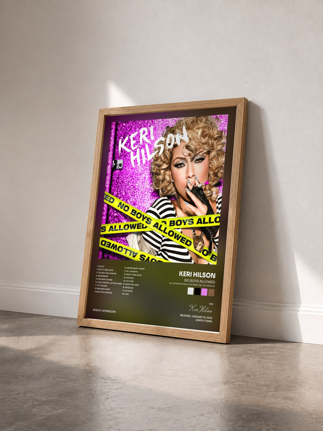 #bois Tableau de l'album No Boys Allowed (All International Partners Deluxe Version) de Keri Hilson vu de trois quarts, cadre en bois brut