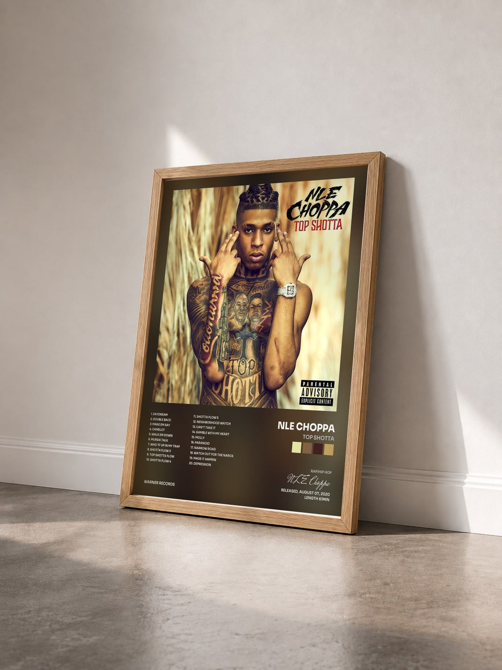 #bois Tableau de l'album Top Shotta de NLE Choppa vu de trois quarts, cadre en bois brut
