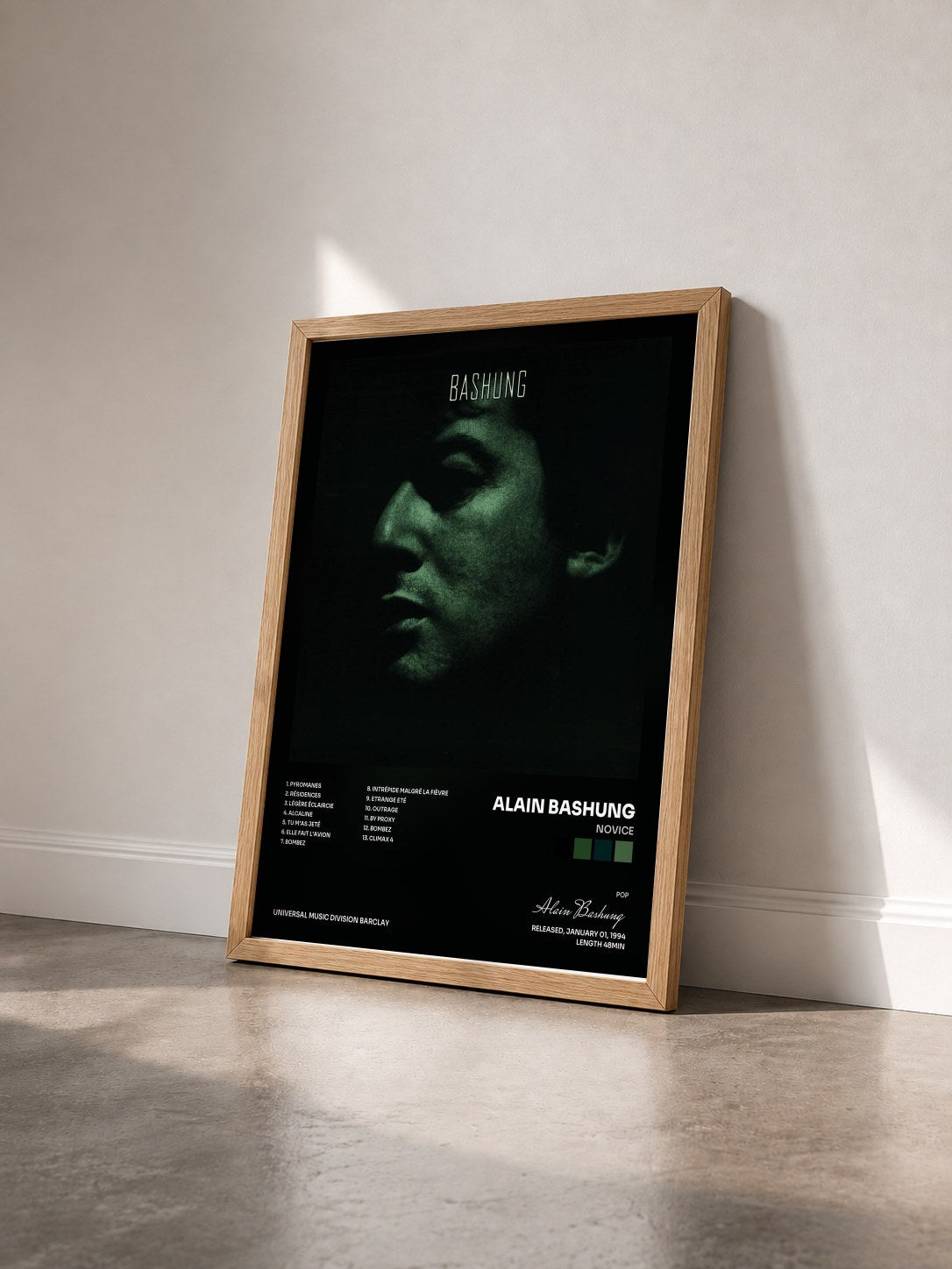 #bois Tableau de l'album Novice de Alain Bashung vu de trois quarts, cadre en bois brut