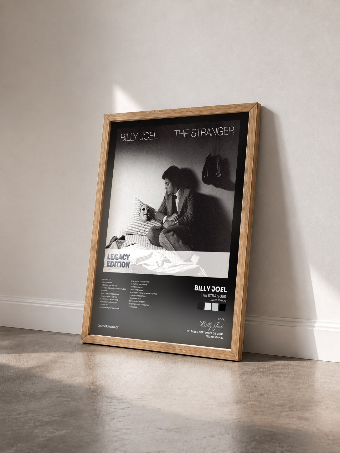 #bois Tableau de l'album The Stranger (Legacy Edition) de Billy Joel vu de trois quarts, cadre en bois brut