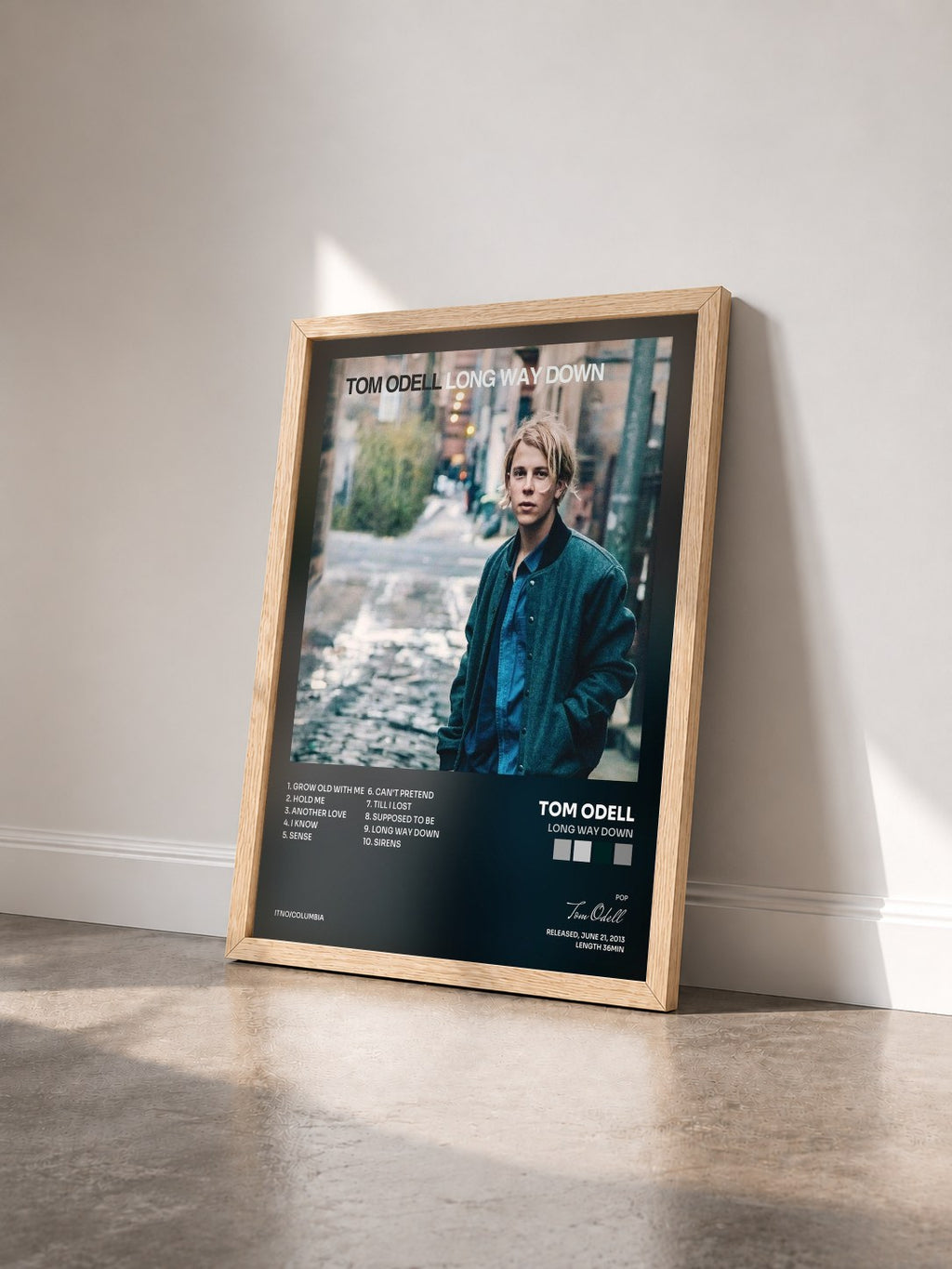 #bois Tableau de l'album Long Way Down de Tom Odell vu de trois quarts, cadre en bois brut