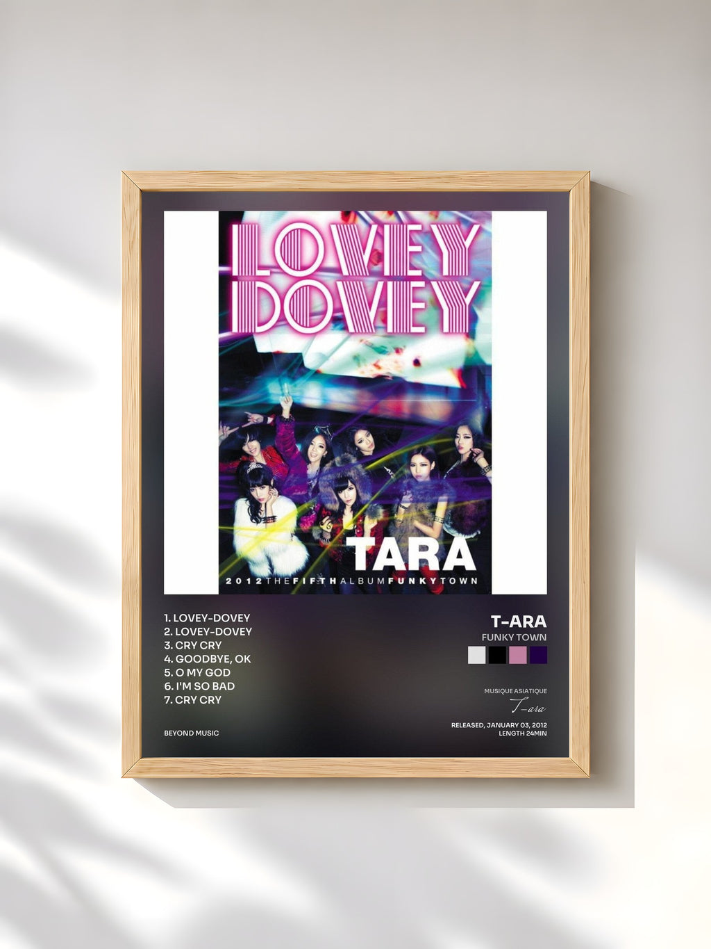 #bois Tableau de l'album Funky Town de T-ara, cadre en bois brut, imprimé et encadré en France