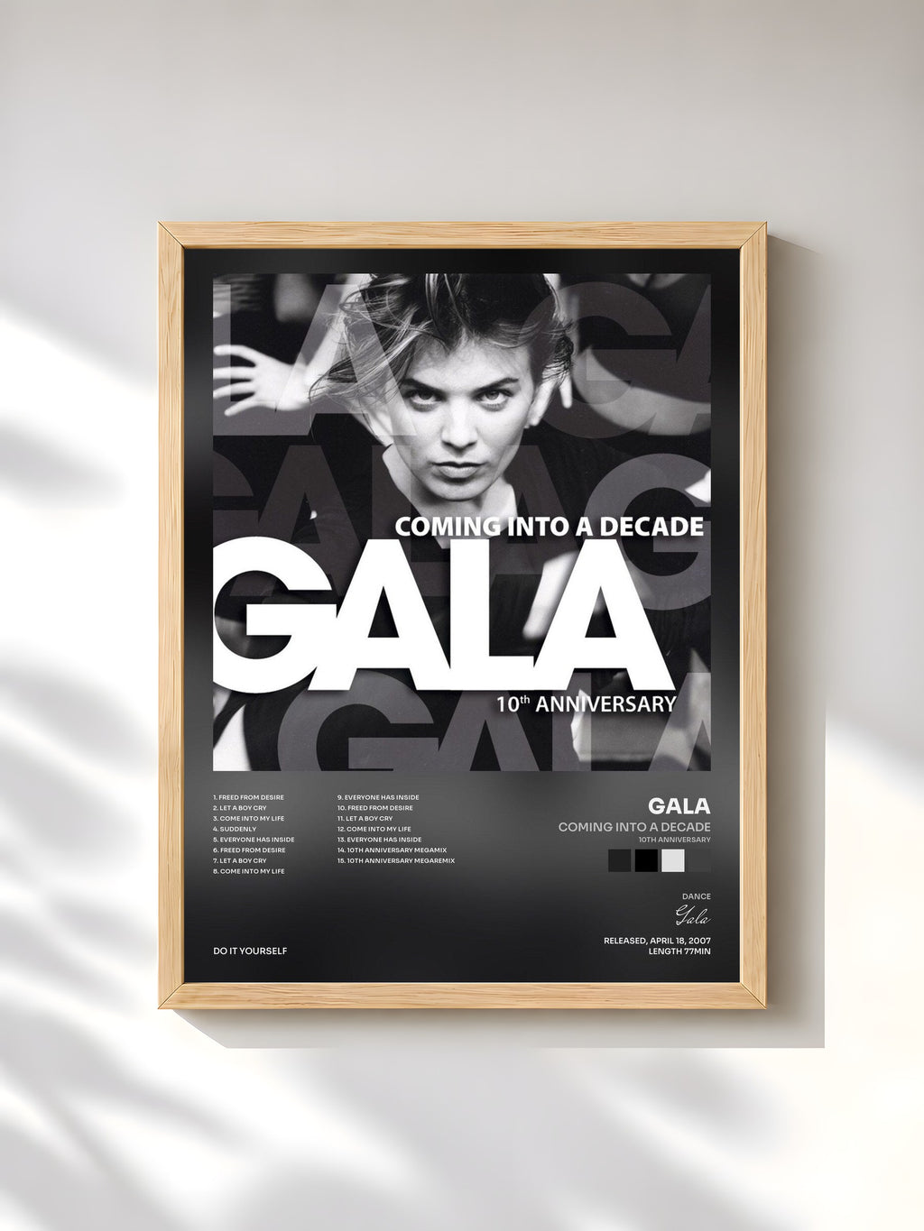 #bois Tableau de l'album Coming Into a Decade (10Th Anniversary) de Gala, cadre en bois brut, imprimé et encadré en France