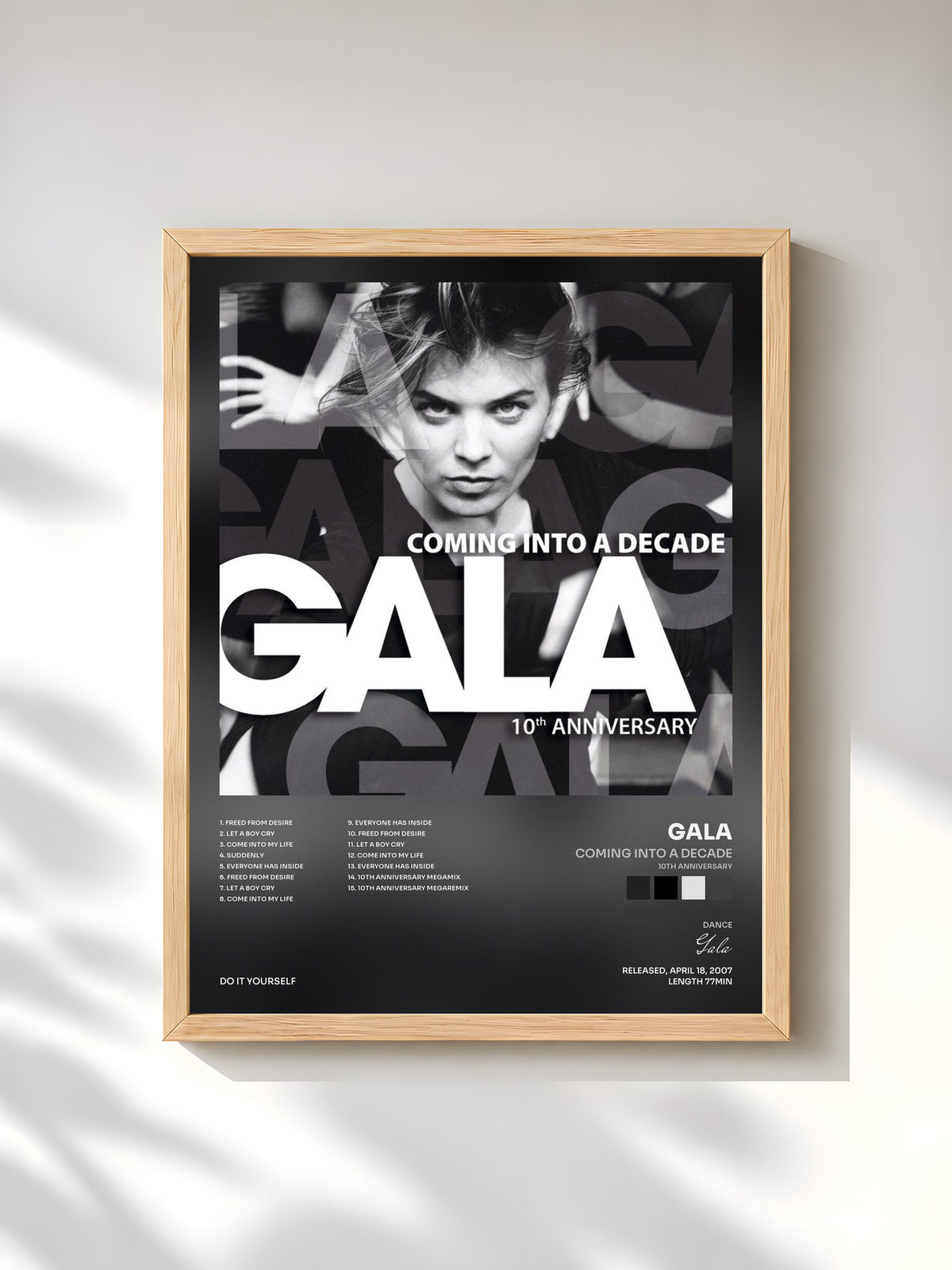 #bois Tableau de l'album Coming Into a Decade (10Th Anniversary) de Gala, cadre en bois brut, imprimé et encadré en France