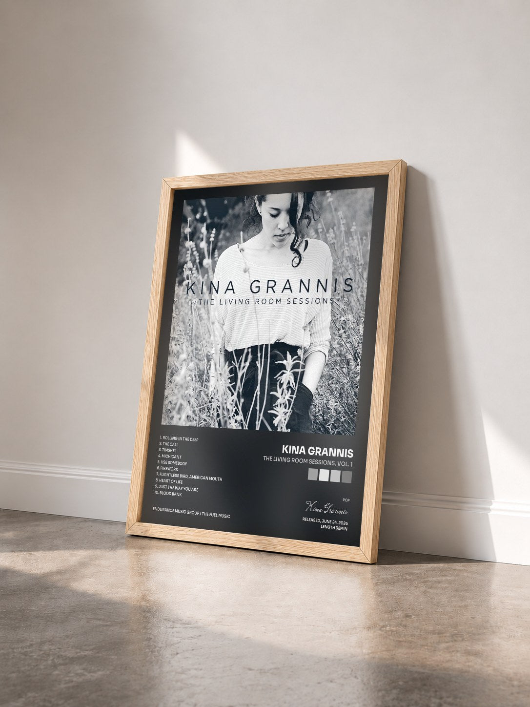 #bois Tableau de l'album The Living Room Sessions, Vol. 1 de Kina Grannis vu de trois quarts, cadre en bois brut