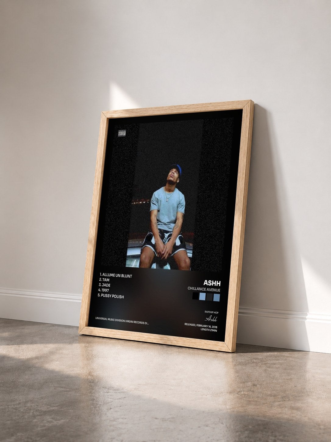 #bois Tableau de l'album Chillance Avenue de Ashh vu de trois quarts, cadre en bois brut