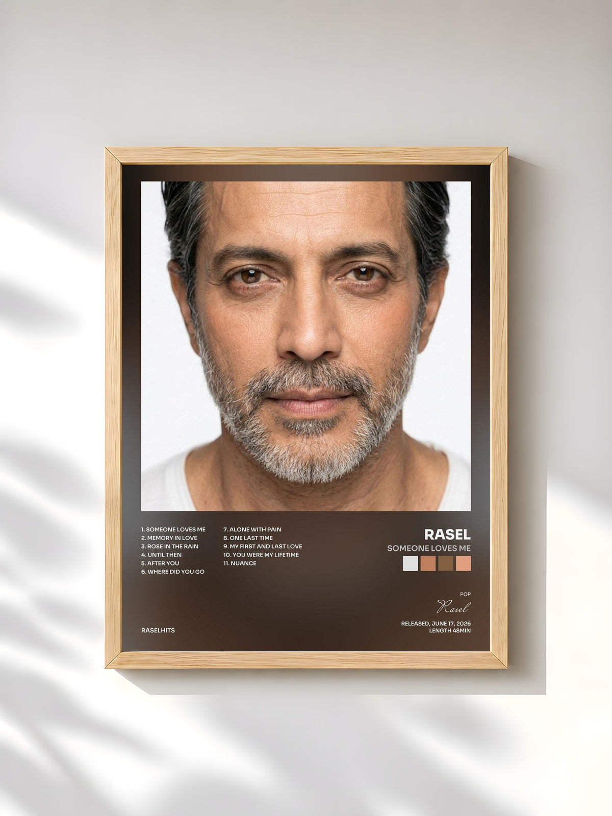 #bois Tableau de l'album Someone Loves Me de Rasel, cadre en bois brut, imprimé et encadré en France