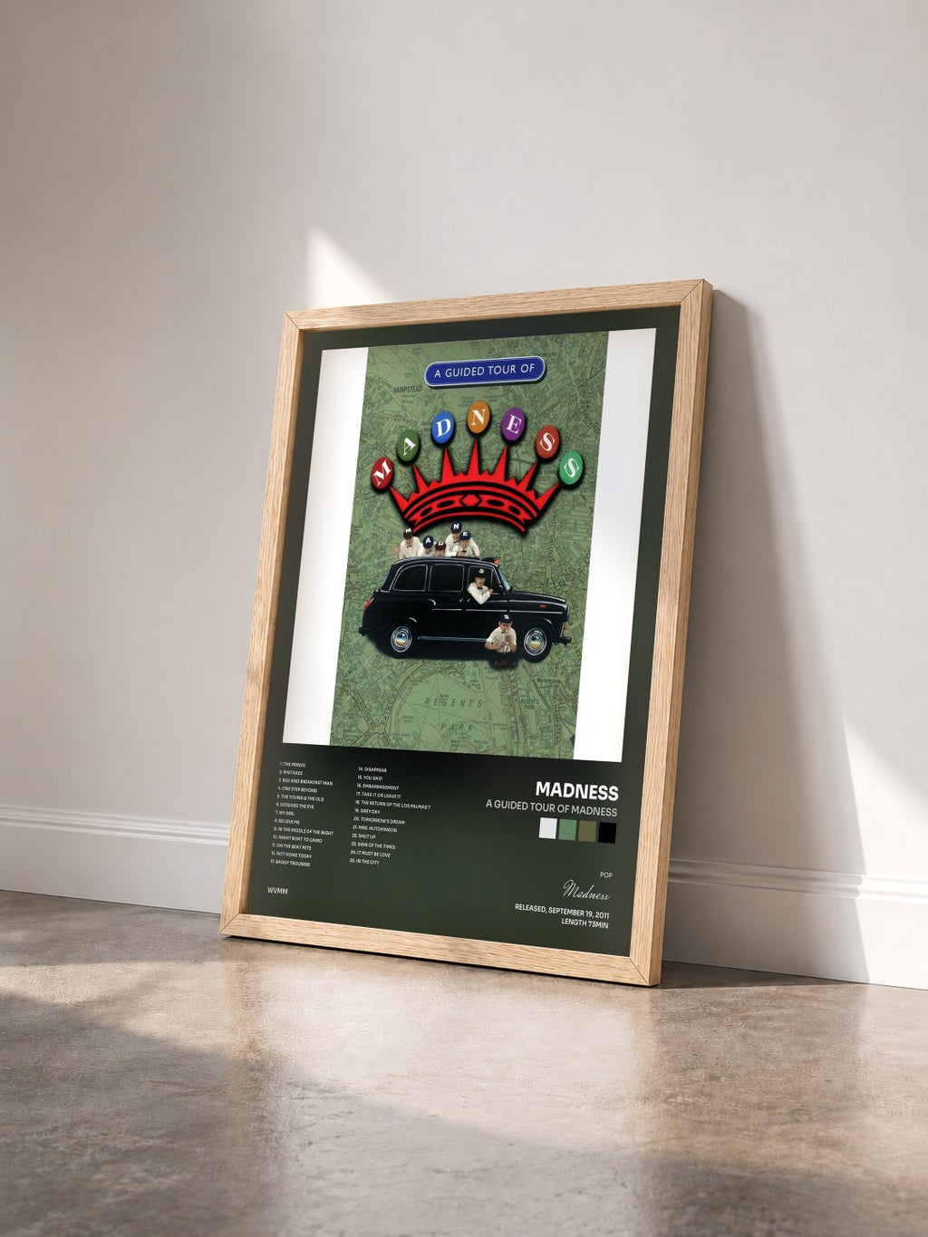 #bois Tableau de l'album A Guided Tour of Madness de Madness vu de trois quarts, cadre en bois brut