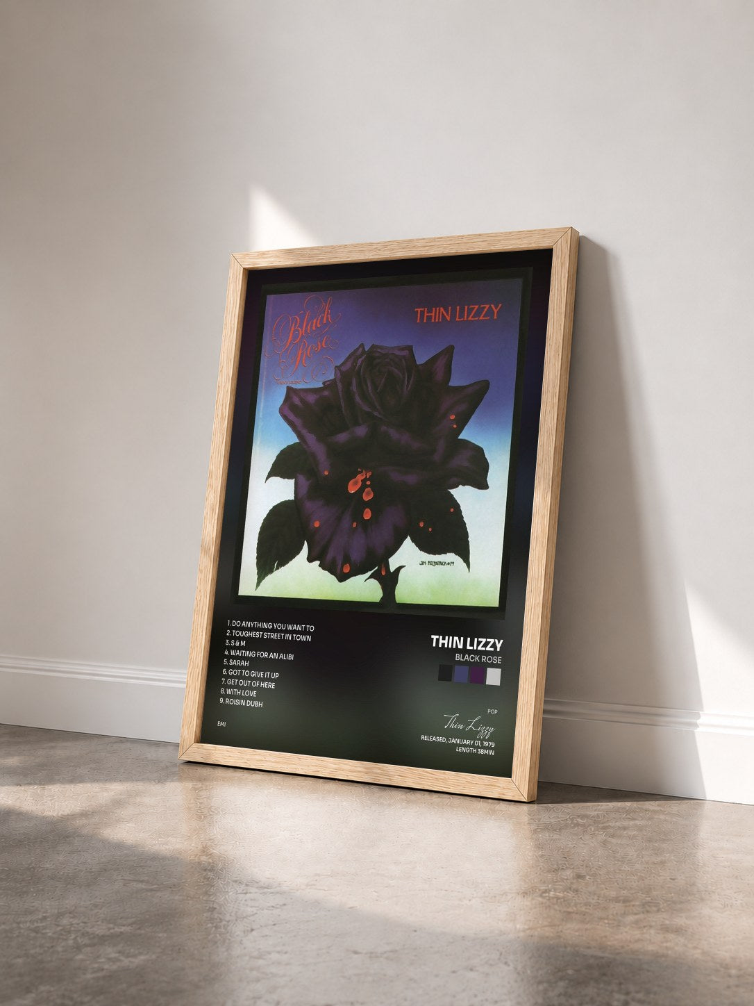 #bois Tableau de l'album Black Rose de Thin Lizzy vu de trois quarts, cadre en bois brut