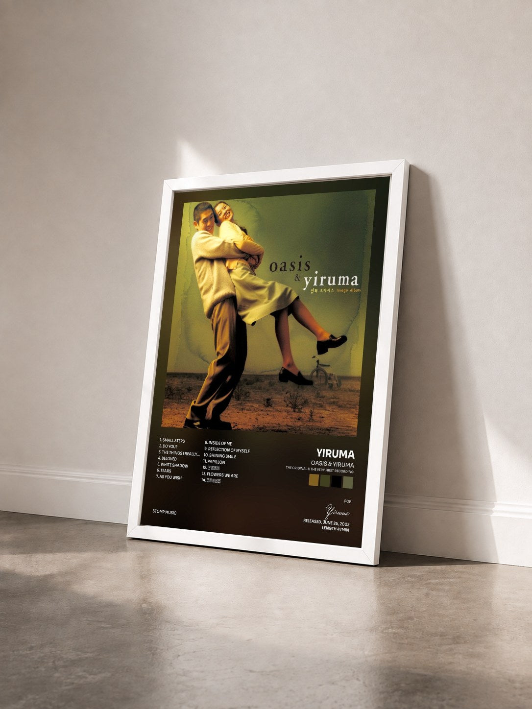 #blanc Tableau de l'album Oasis & Yiruma (The Original & the Very First Recording) de Yiruma vu de trois quarts, cadre blanc