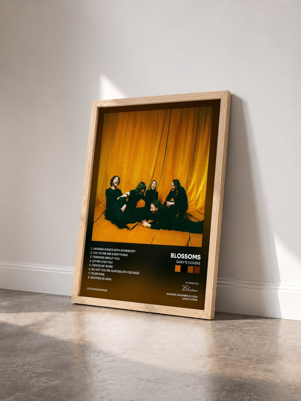 #bois Tableau de l'album Gary's Covers de Blossoms vu de trois quarts, cadre en bois brut