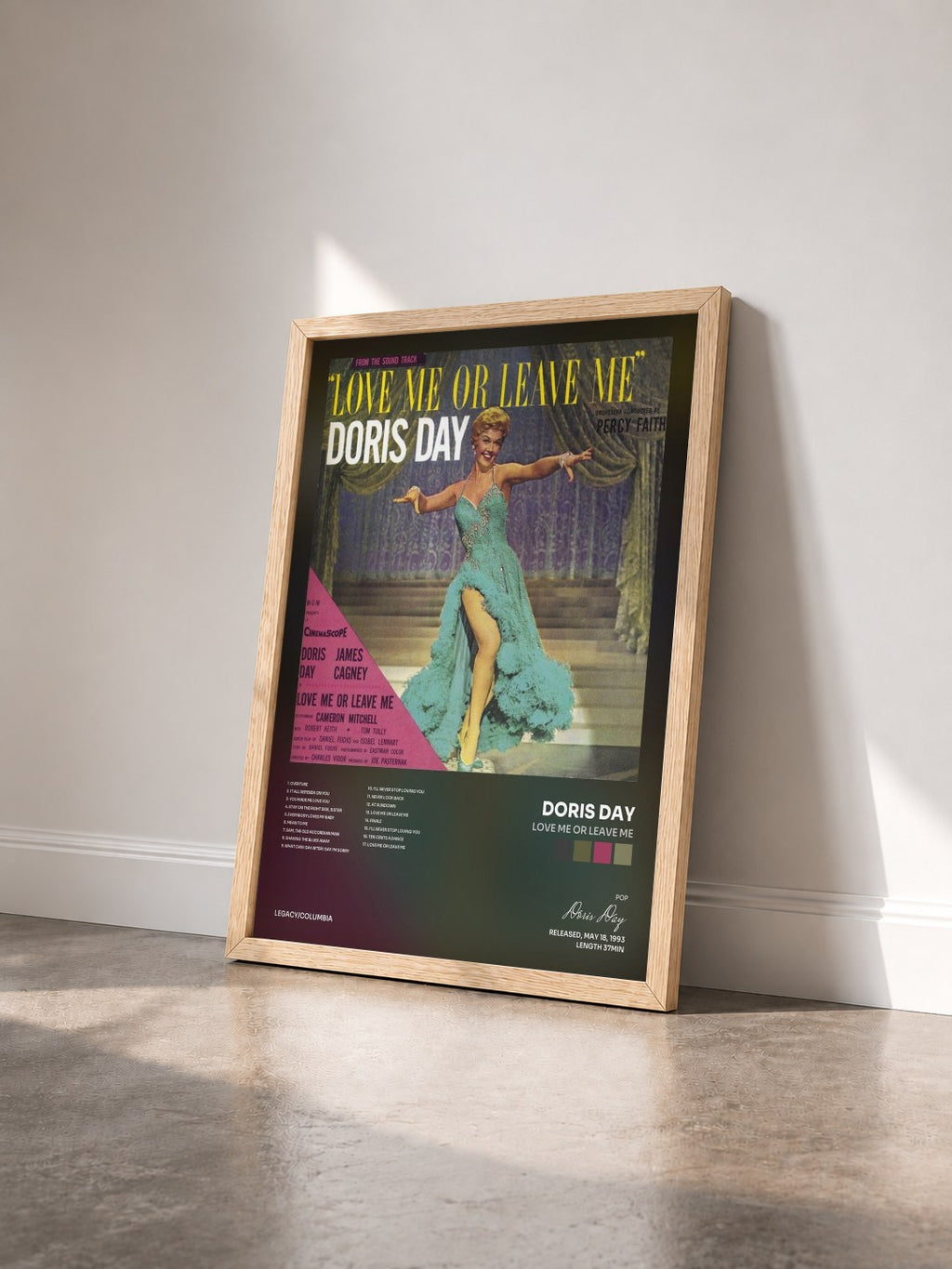#bois Tableau de l'album Love Me Or Leave Me de Doris Day vu de trois quarts, cadre en bois brut