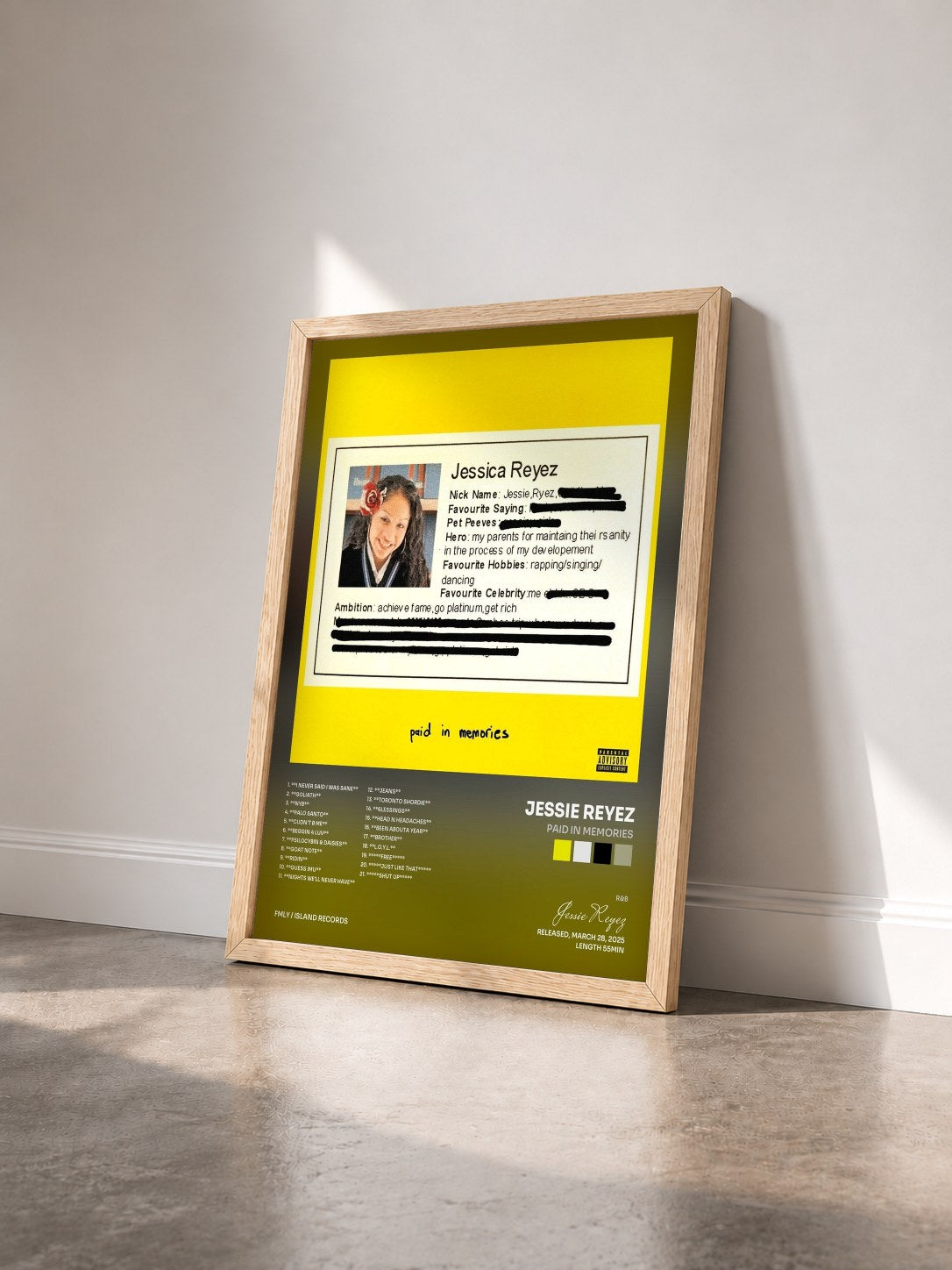 #bois Tableau de l'album PAID IN MEMORIES de Jessie Reyez vu de trois quarts, cadre en bois brut