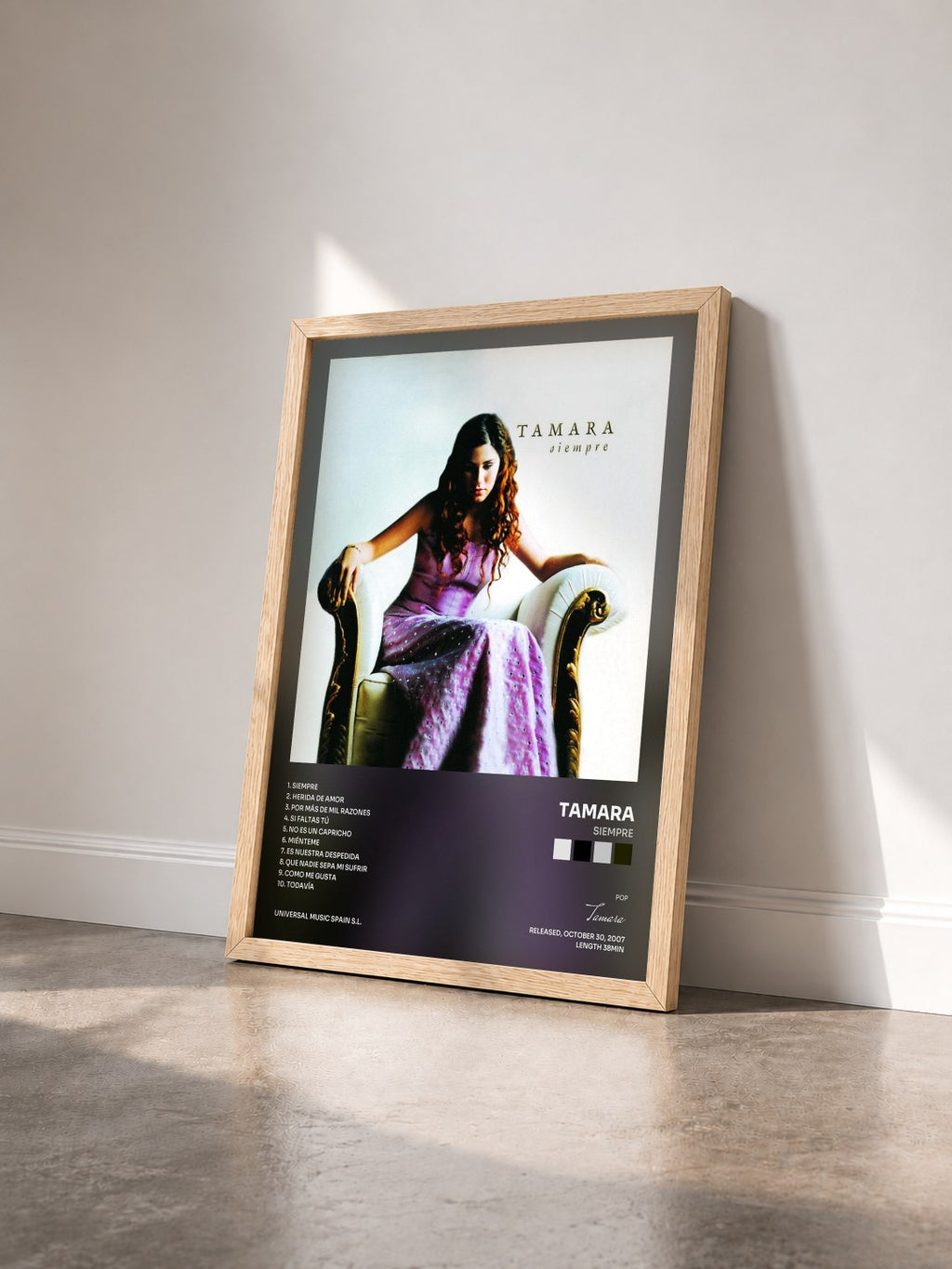 #bois Tableau de l'album Siempre de Tamara vu de trois quarts, cadre en bois brut