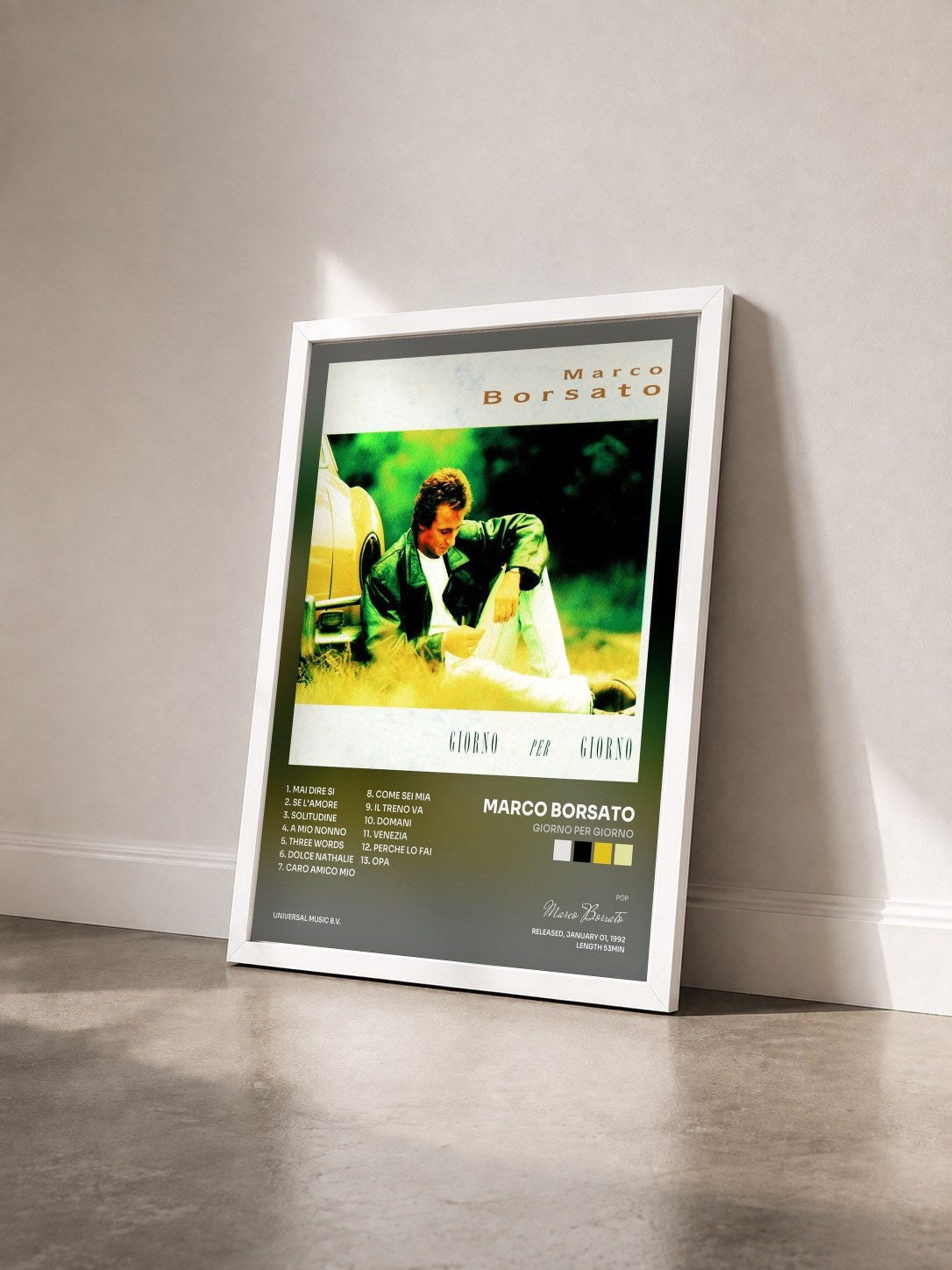 #blanc Tableau de l'album Giorno Per Giorno de Marco Borsato vu de trois quarts, cadre blanc