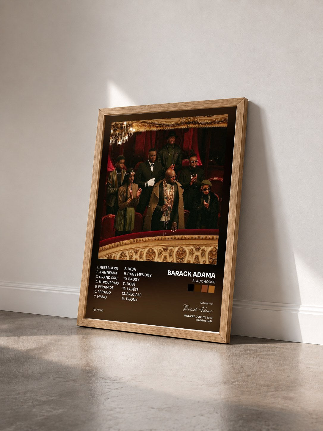 #bois Tableau de l'album Black House de Barack Adama vu de trois quarts, cadre en bois brut