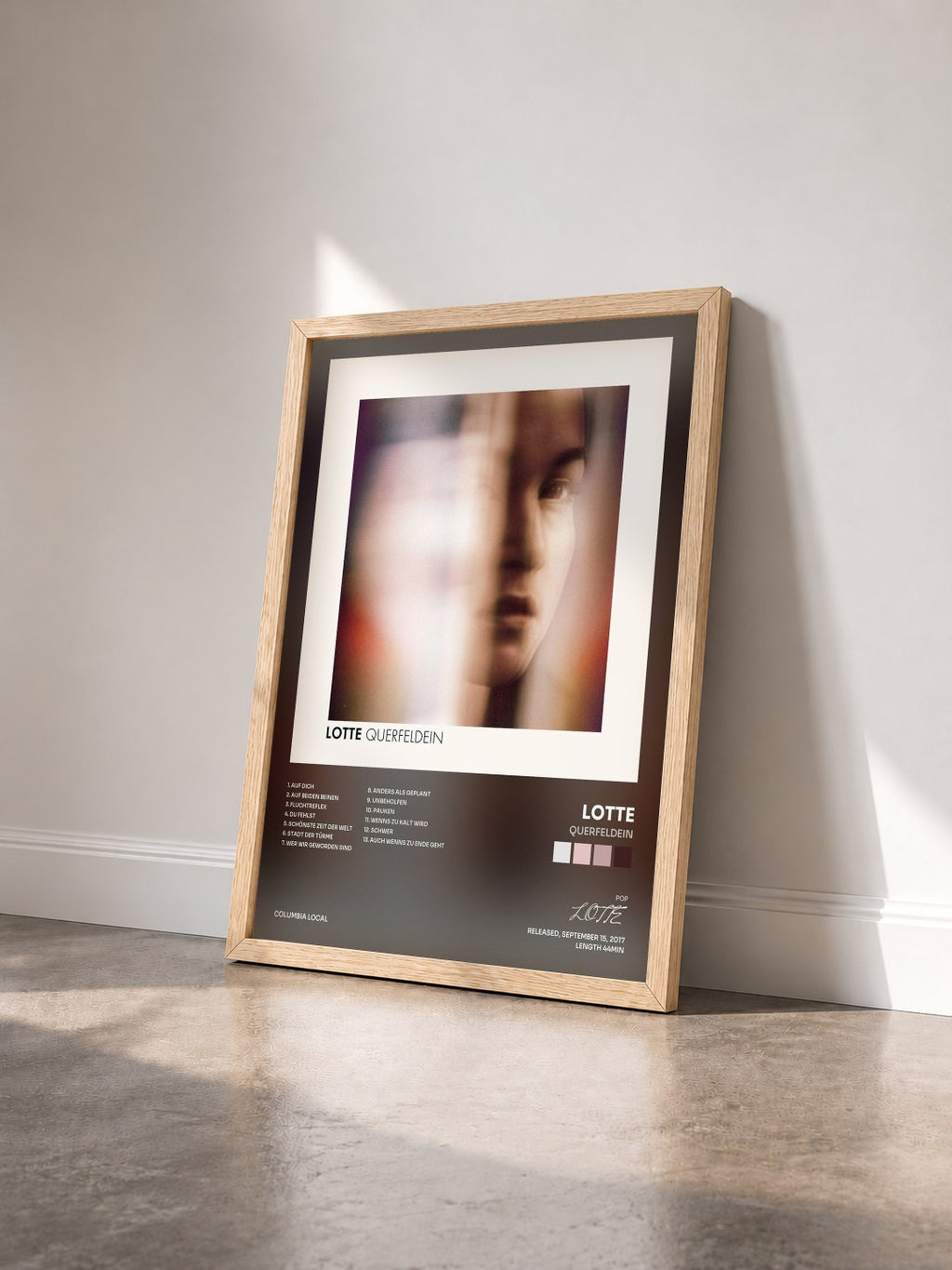 #bois Tableau de l'album Querfeldein de LOTTE vu de trois quarts, cadre en bois brut