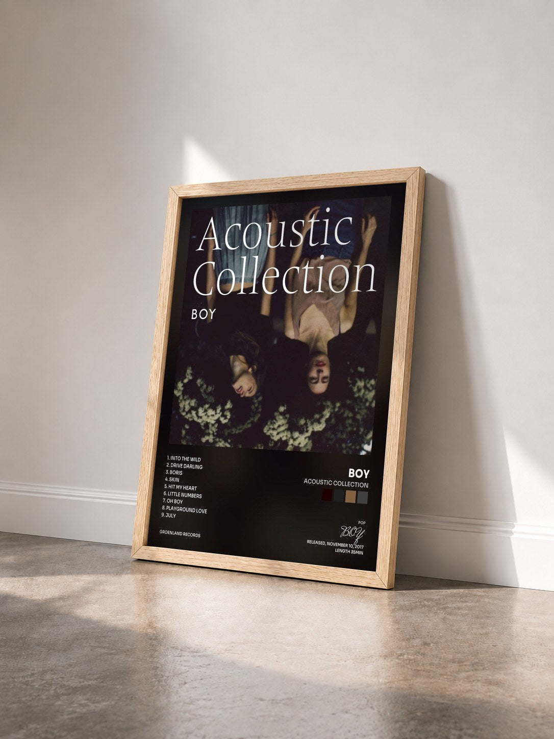 #bois Tableau de l'album Acoustic Collection de BOY vu de trois quarts, cadre en bois brut