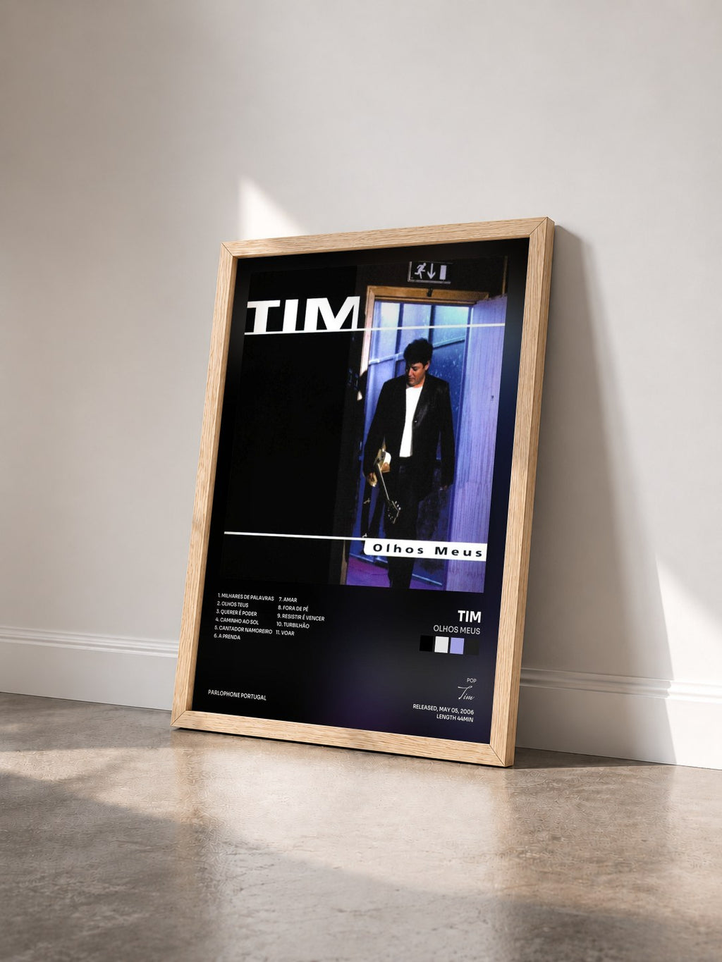#bois Tableau de l'album Olhos Meus de Tim vu de trois quarts, cadre en bois brut