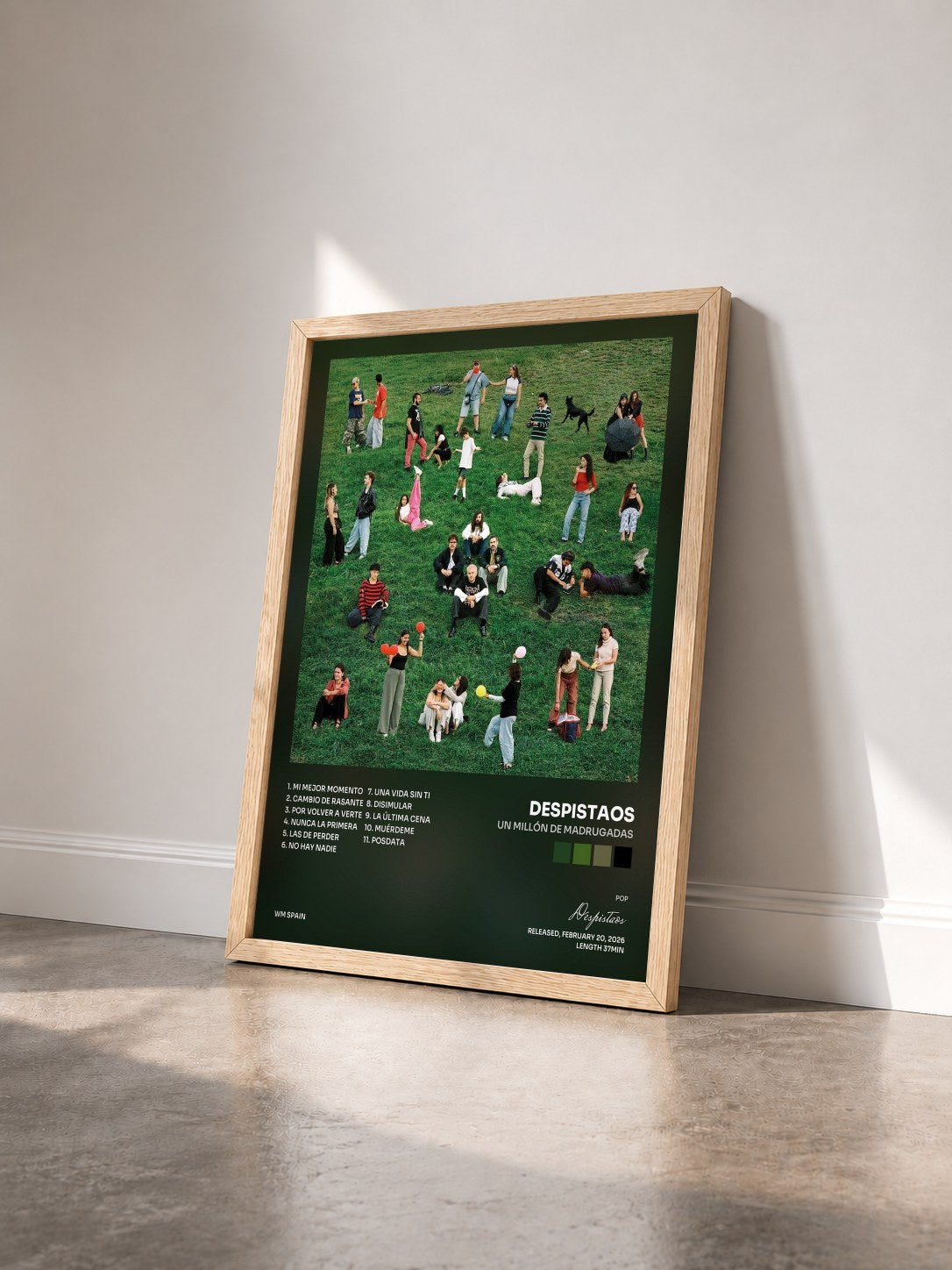 #bois Tableau de l'album Un millón de madrugadas de Despistaos vu de trois quarts, cadre en bois brut