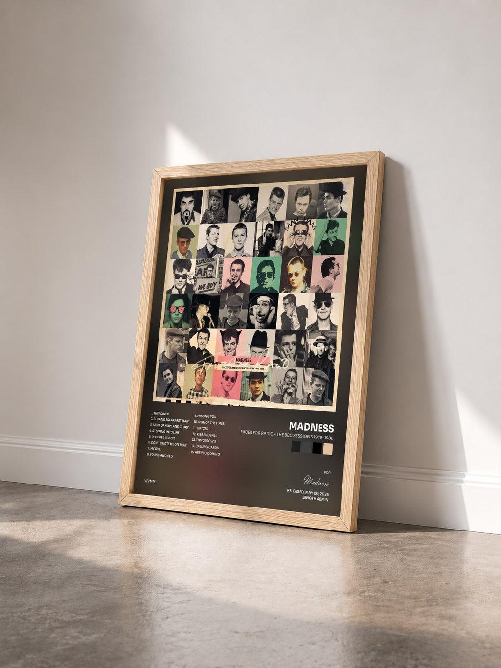 #bois Tableau de l'album Faces For Radio - The BBC Sessions 1979-1982 de Madness vu de trois quarts, cadre en bois brut