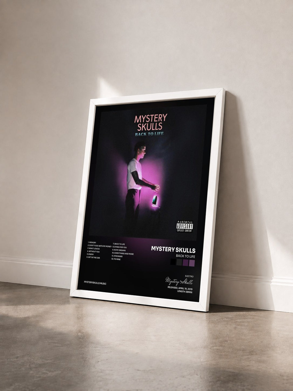 #blanc Tableau de l'album Back To Life de Mystery Skulls vu de trois quarts, cadre blanc