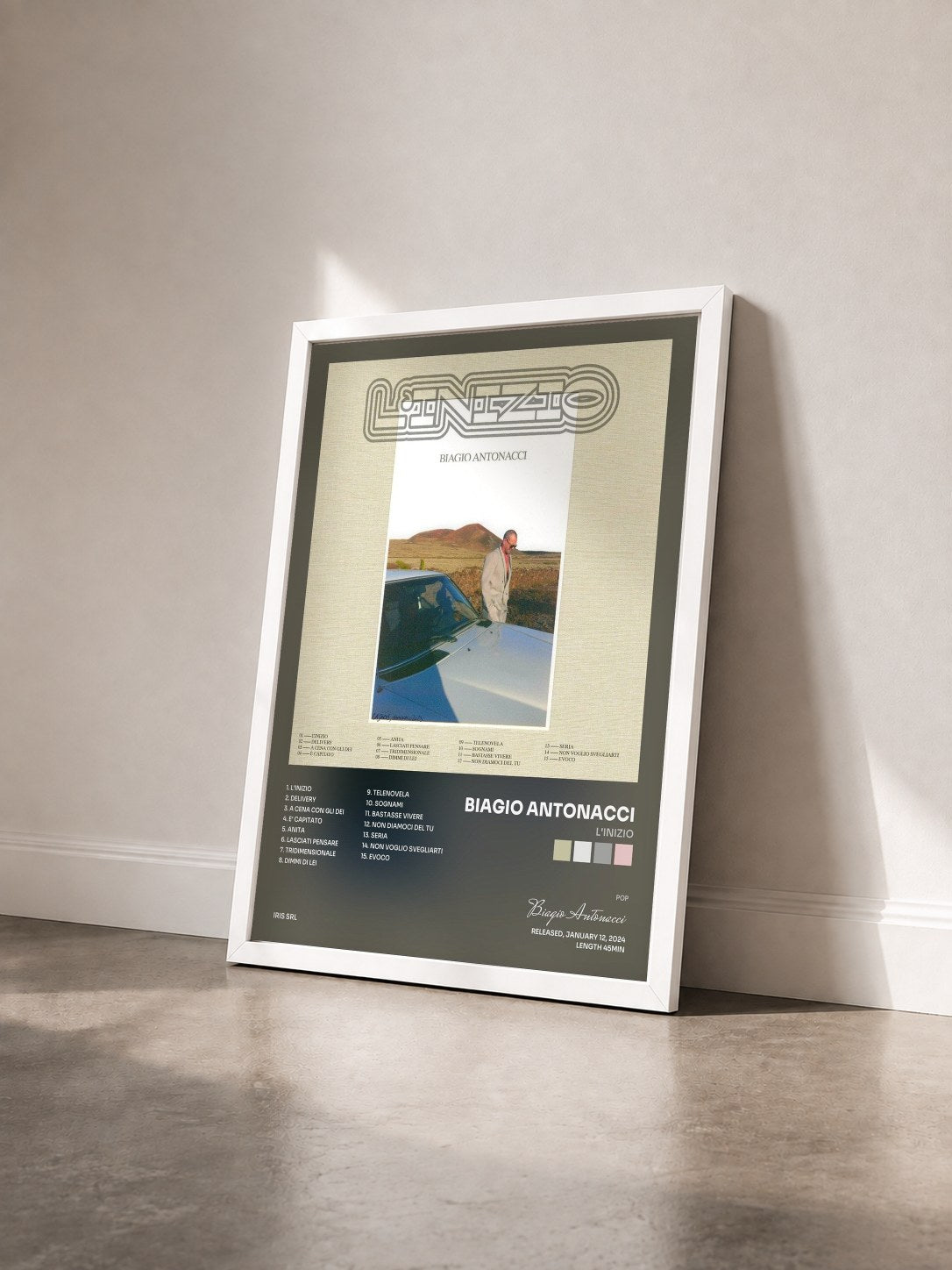 #blanc Tableau de l'album L'inizio de Biagio Antonacci vu de trois quarts, cadre blanc