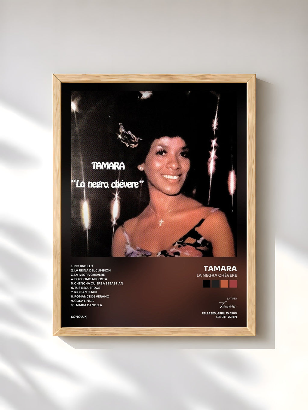 #bois Tableau de l'album La Negra Chévere de Tamara, cadre en bois brut, imprimé et encadré en France