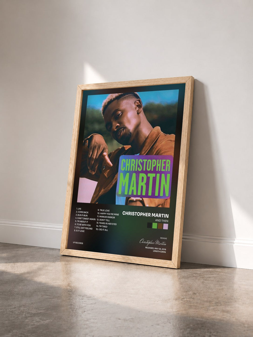 #bois Tableau de l'album And Then de Christopher Martin vu de trois quarts, cadre en bois brut