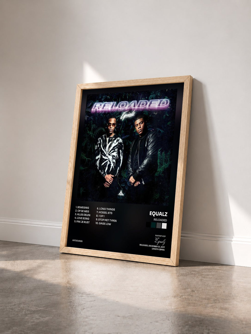 #bois Tableau de l'album Reloaded de Equalz vu de trois quarts, cadre en bois brut