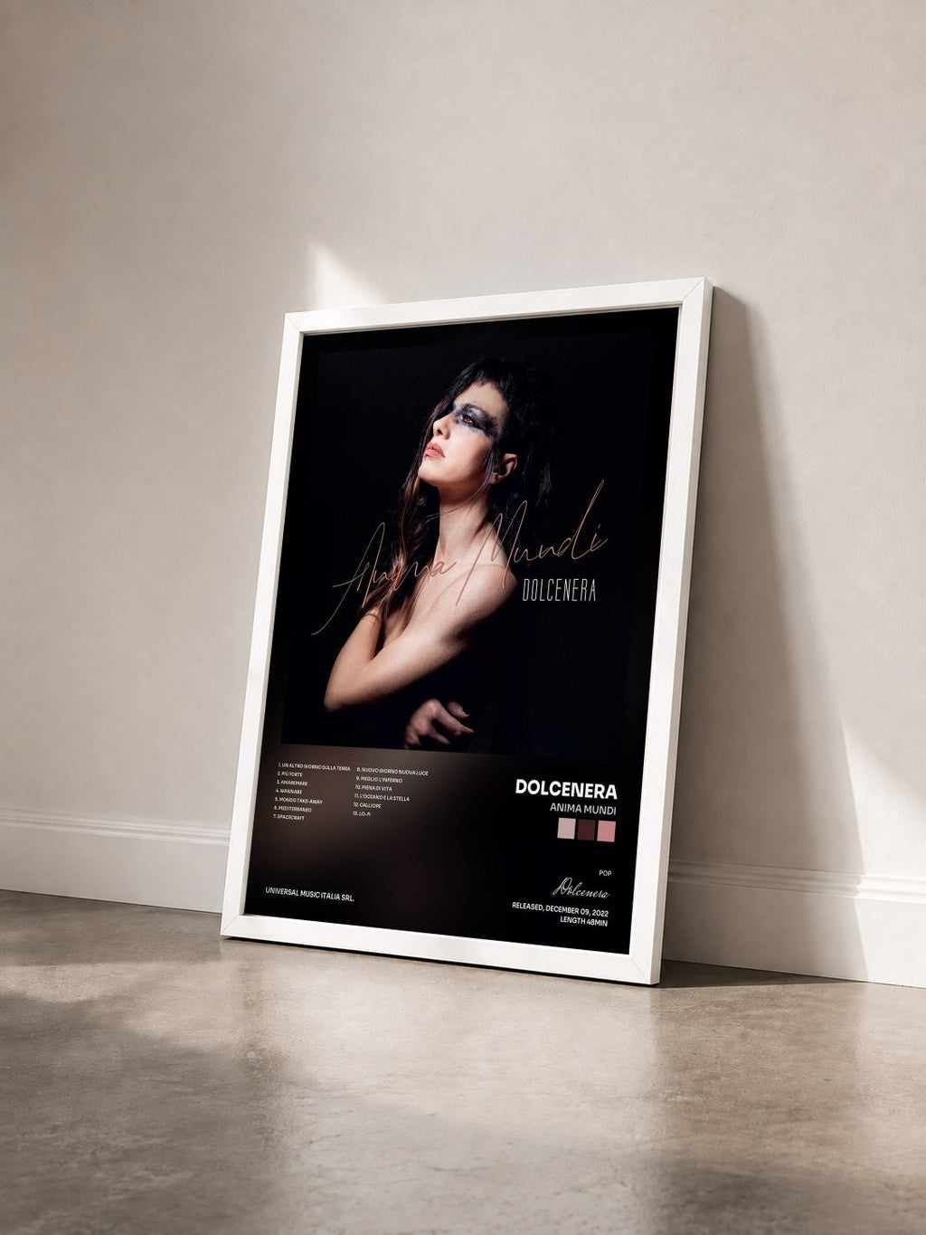 #blanc Tableau de l'album Anima Mundi de Dolcenera vu de trois quarts, cadre blanc
