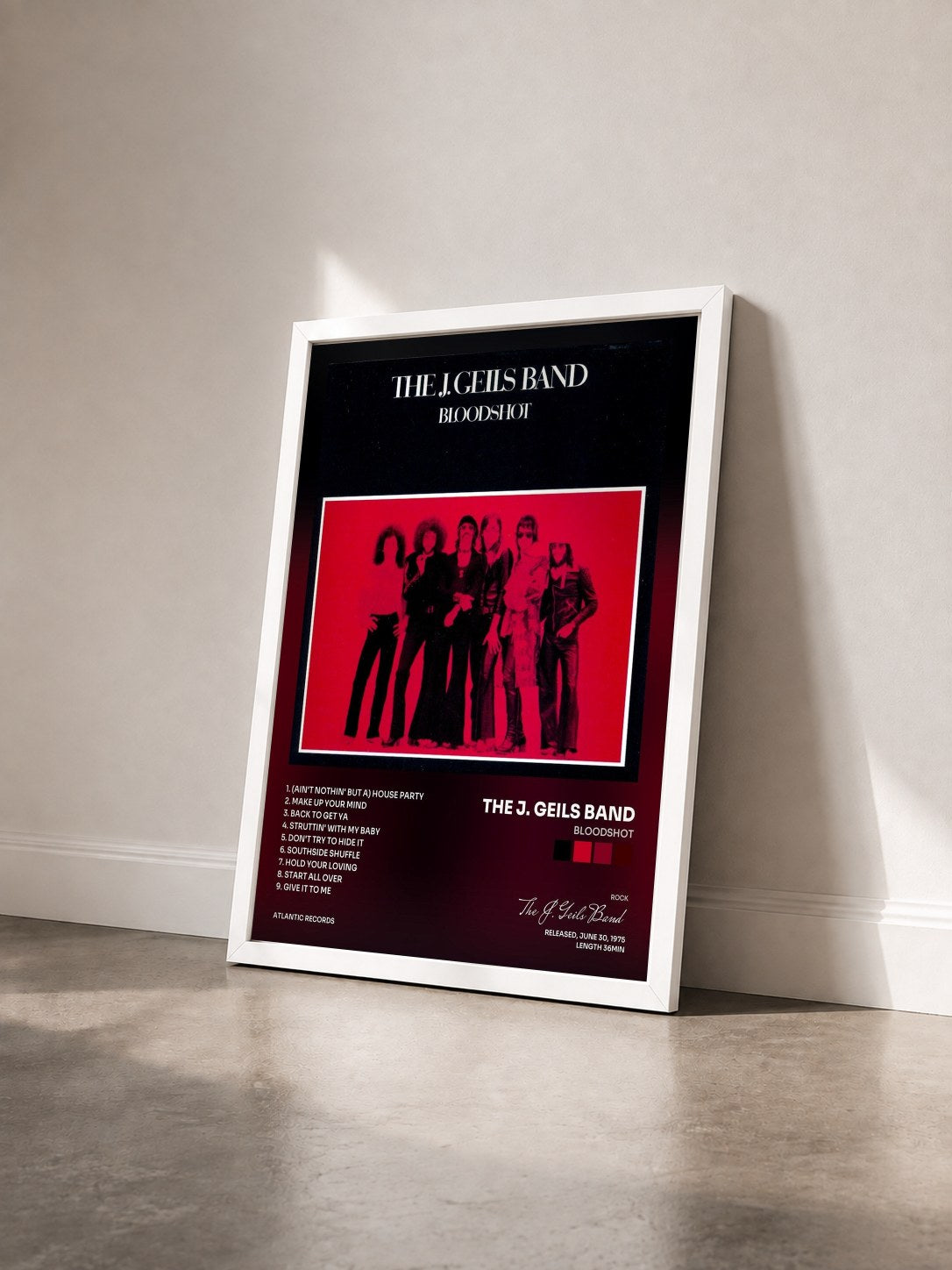 #blanc Tableau de l'album Bloodshot de The J. Geils Band vu de trois quarts, cadre blanc