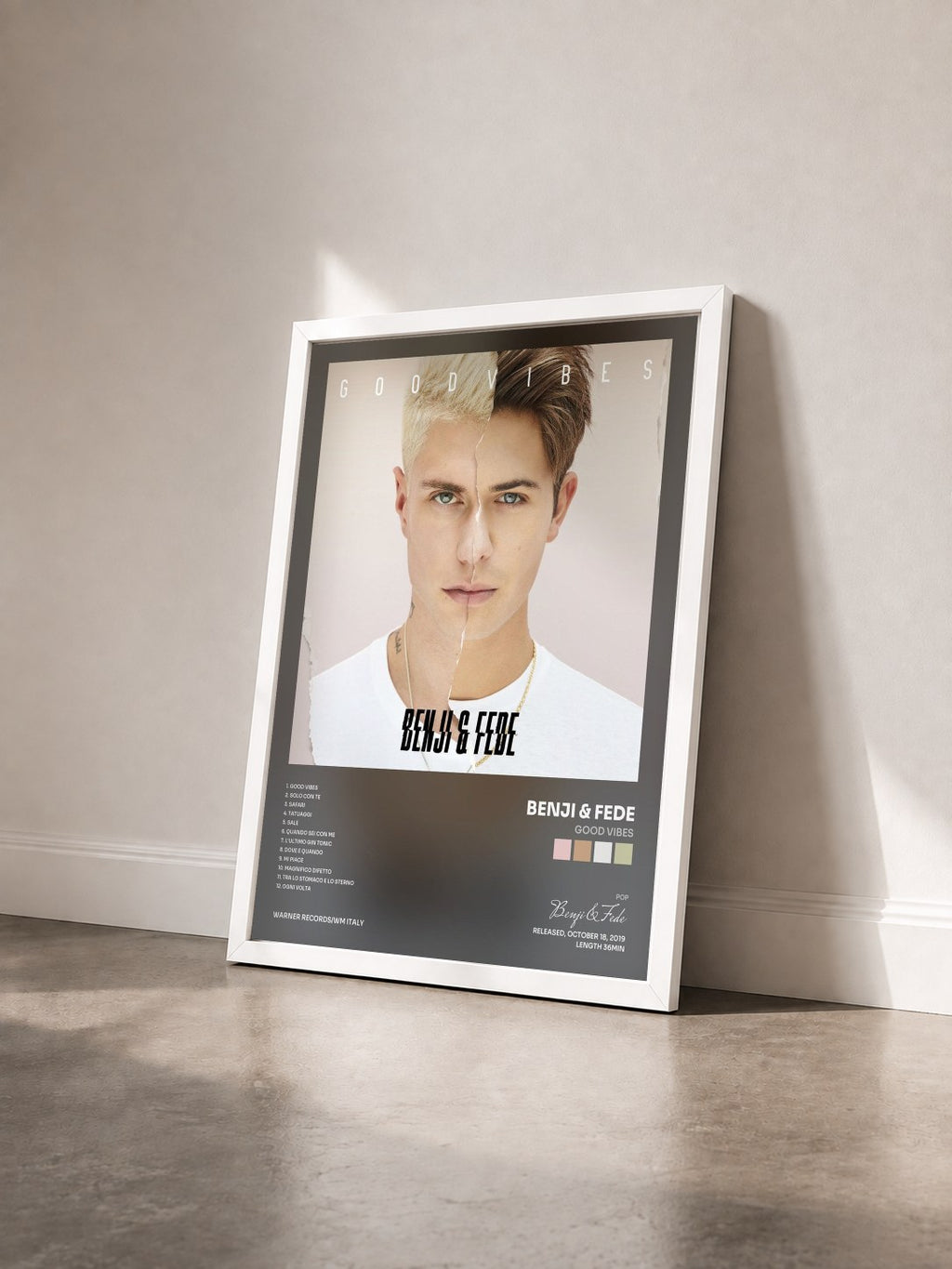 #blanc Tableau de l'album Good Vibes de Benji & Fede vu de trois quarts, cadre blanc