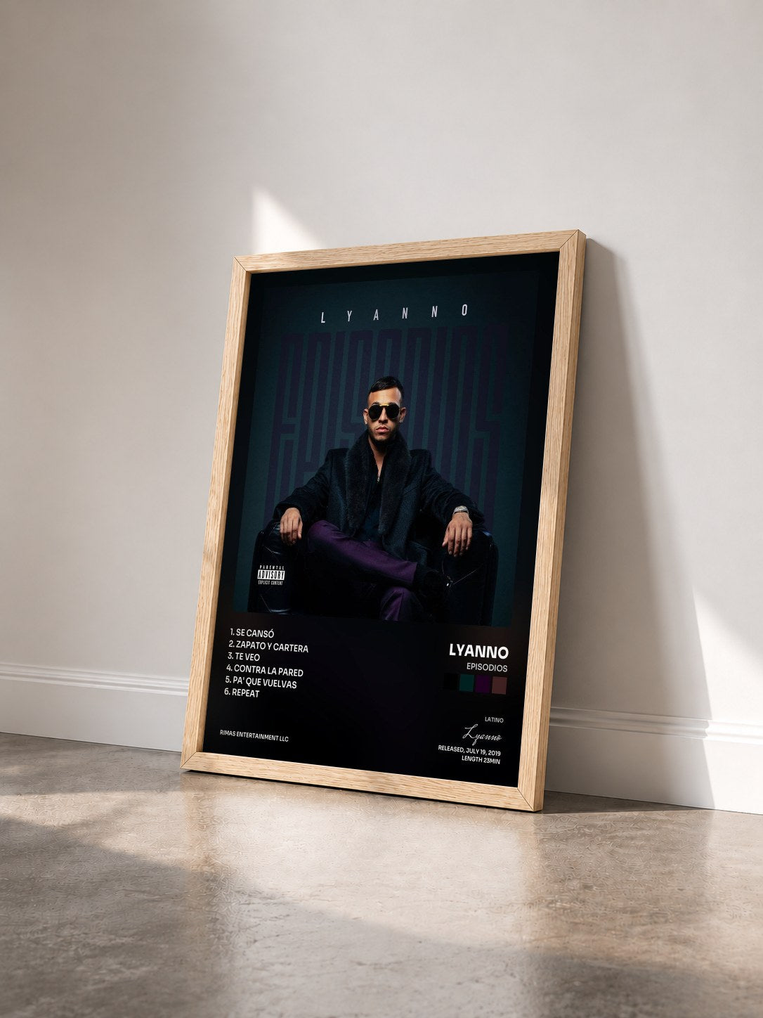 #bois Tableau de l'album Episodios de Lyanno vu de trois quarts, cadre en bois brut