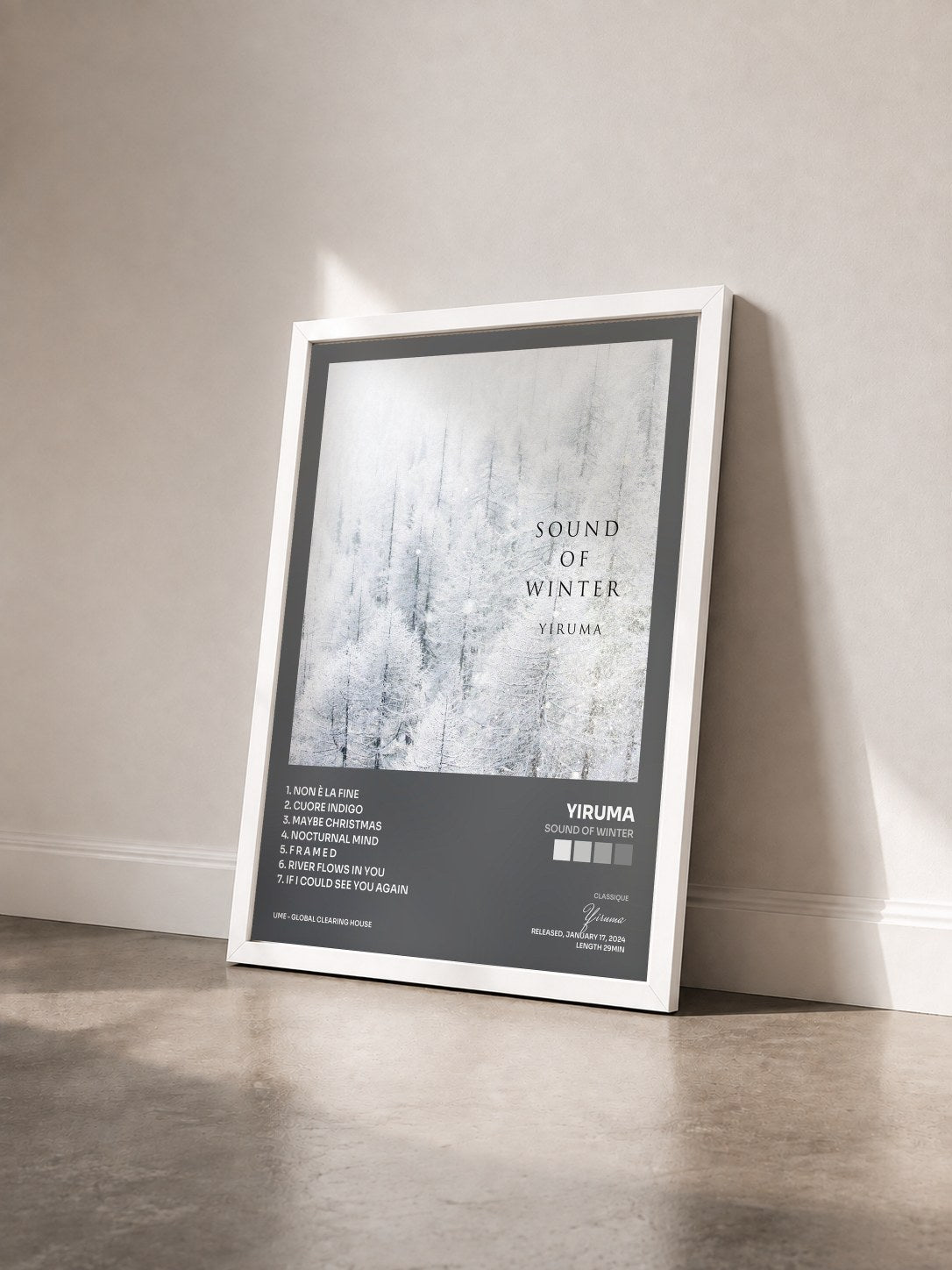 #blanc Tableau de l'album Sound Of Winter de Yiruma vu de trois quarts, cadre blanc