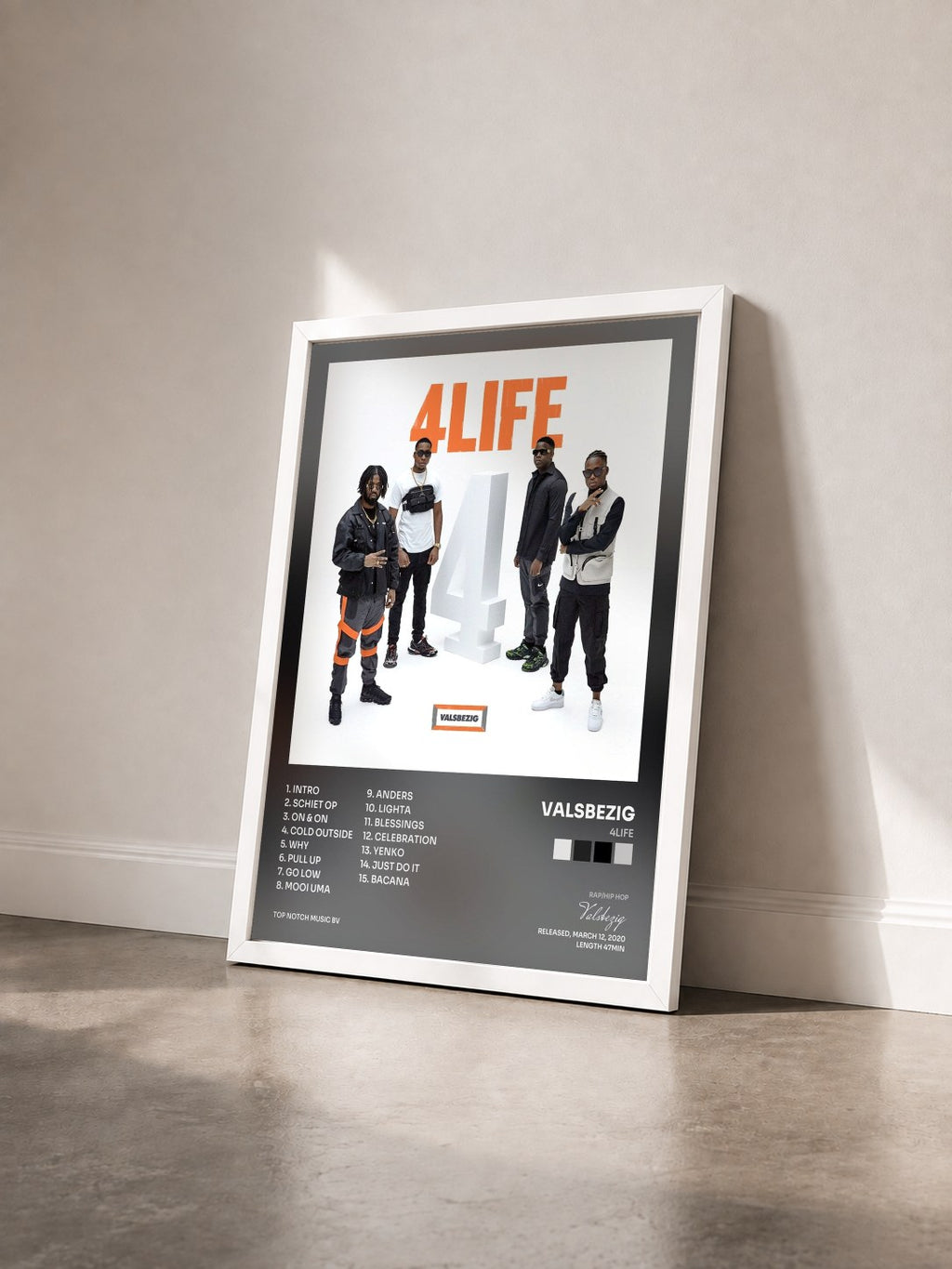 #blanc Tableau de l'album 4LIFE de Valsbezig vu de trois quarts, cadre blanc