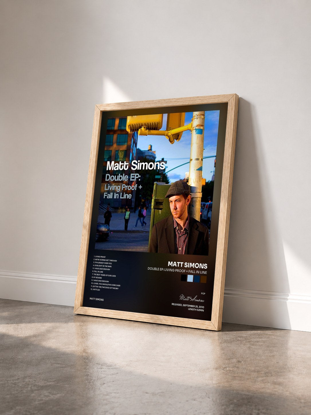 #bois Tableau de l'album Double EP: Living Proof + Fall In Line de Matt Simons vu de trois quarts, cadre en bois brut