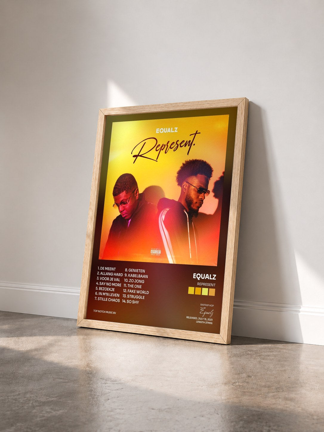#bois Tableau de l'album Represent de Equalz vu de trois quarts, cadre en bois brut