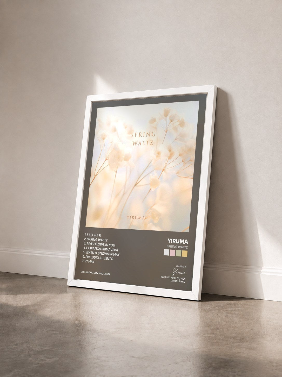 #blanc Tableau de l'album Spring Waltz de Yiruma vu de trois quarts, cadre blanc