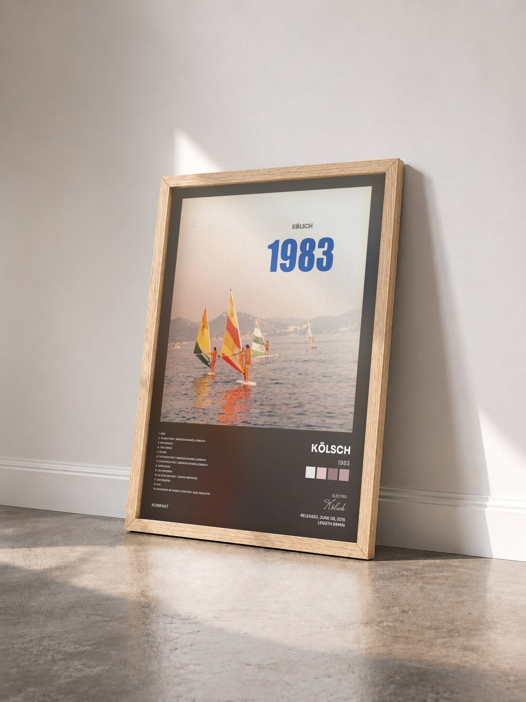 #bois Tableau de l'album 1983 de Kölsch vu de trois quarts, cadre en bois brut