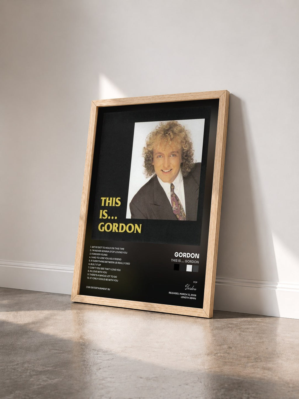 #bois Tableau de l'album This is .... Gordon de Gordon vu de trois quarts, cadre en bois brut