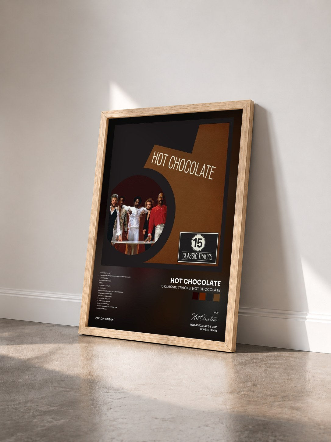 #bois Tableau de l'album 15 Classic Tracks: Hot Chocolate de Hot Chocolate vu de trois quarts, cadre en bois brut