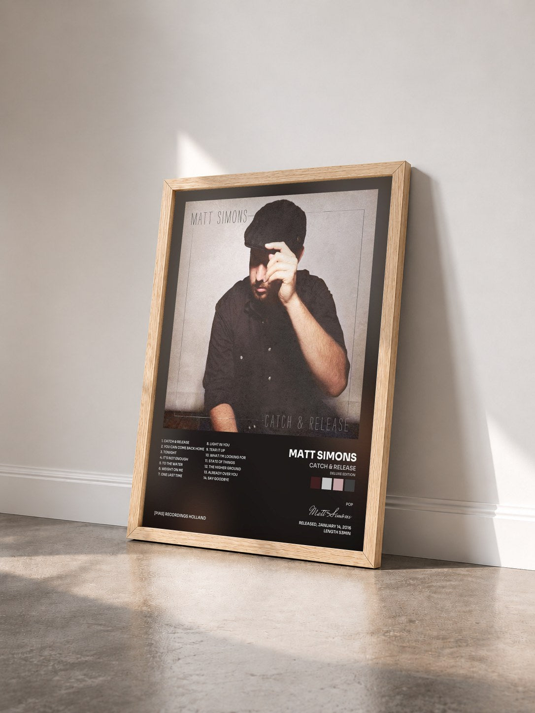 #bois Tableau de l'album Catch & Release (Deluxe Edition) de Matt Simons vu de trois quarts, cadre en bois brut