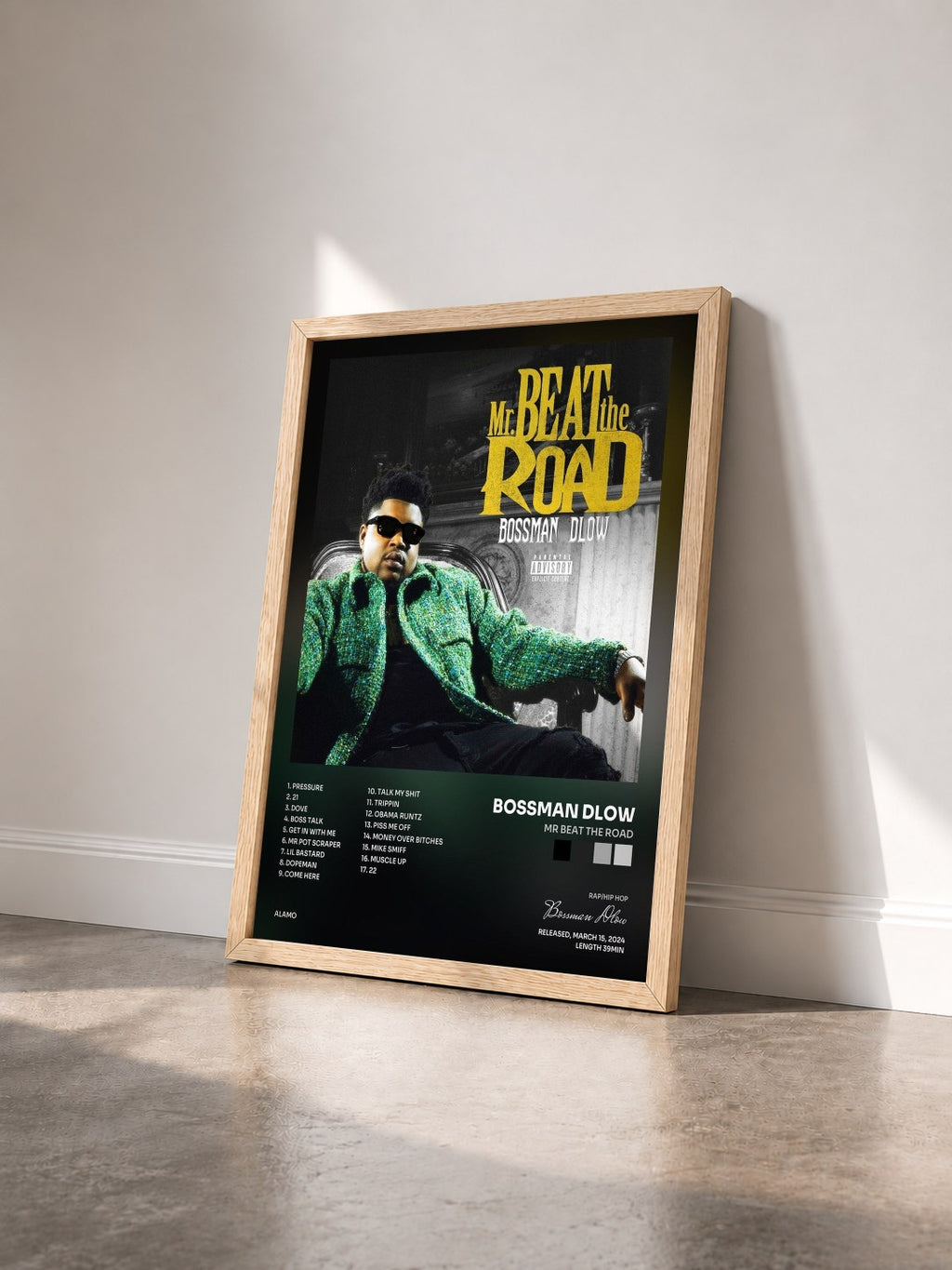 #bois Tableau de l'album Mr Beat The Road de Bossman Dlow vu de trois quarts, cadre en bois brut